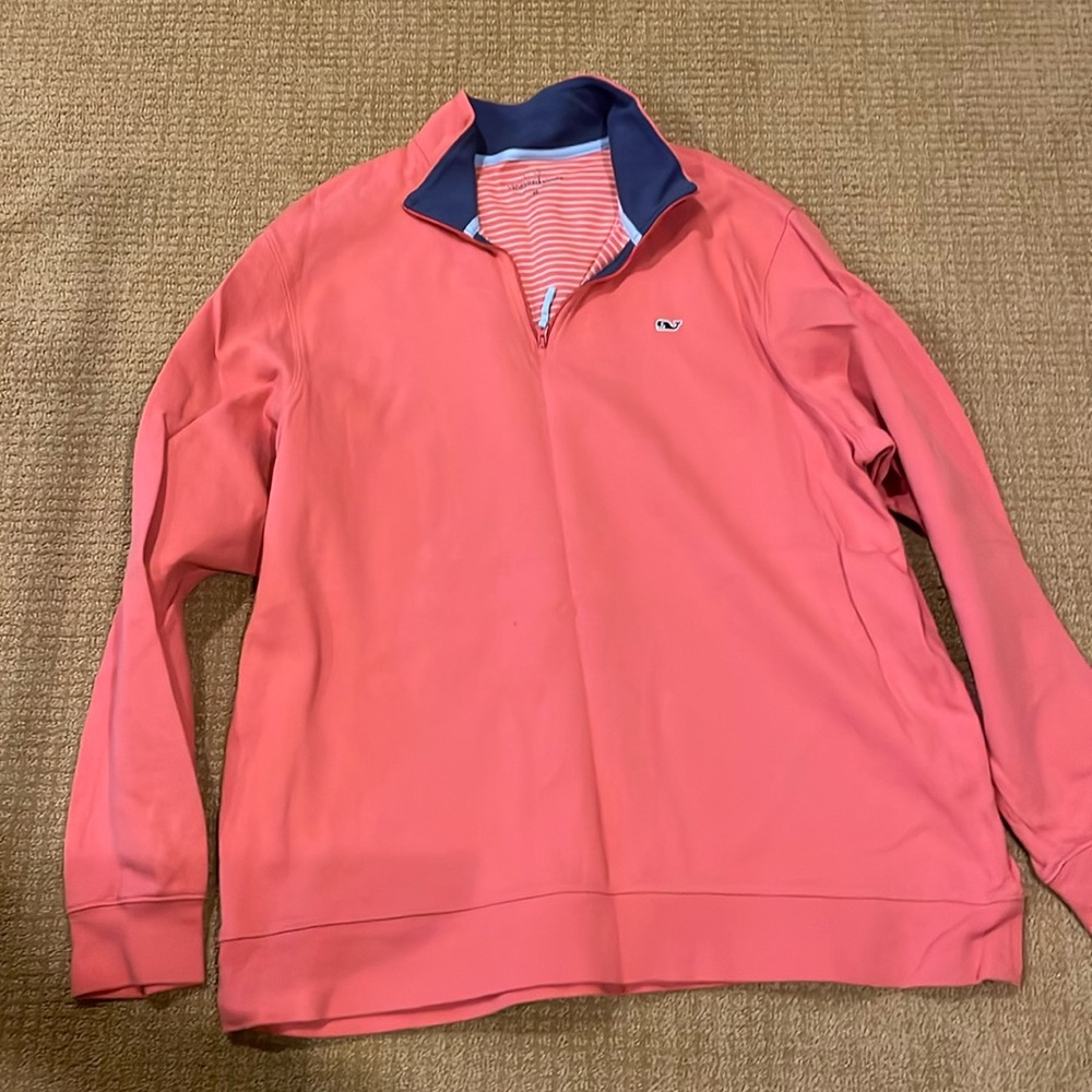 Men’s vineyard vines 1/4 zip, great condition!